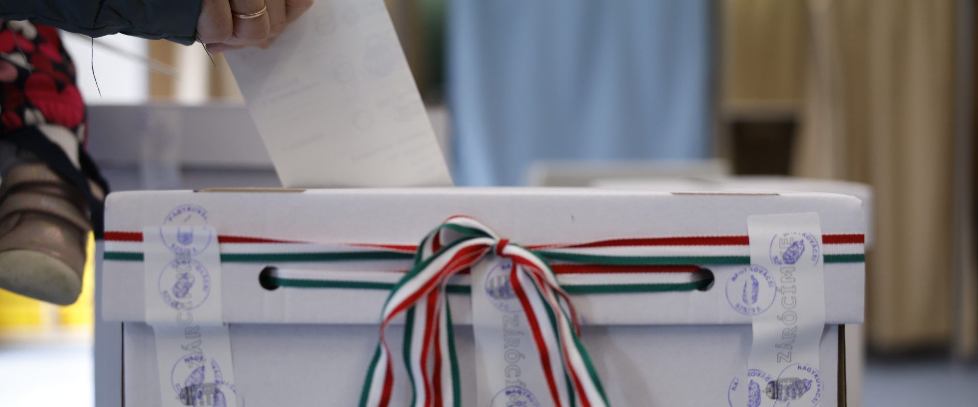 Választás 2026: megjöttek az első becslések, kétharmad határán lenne a Tisza Párt?