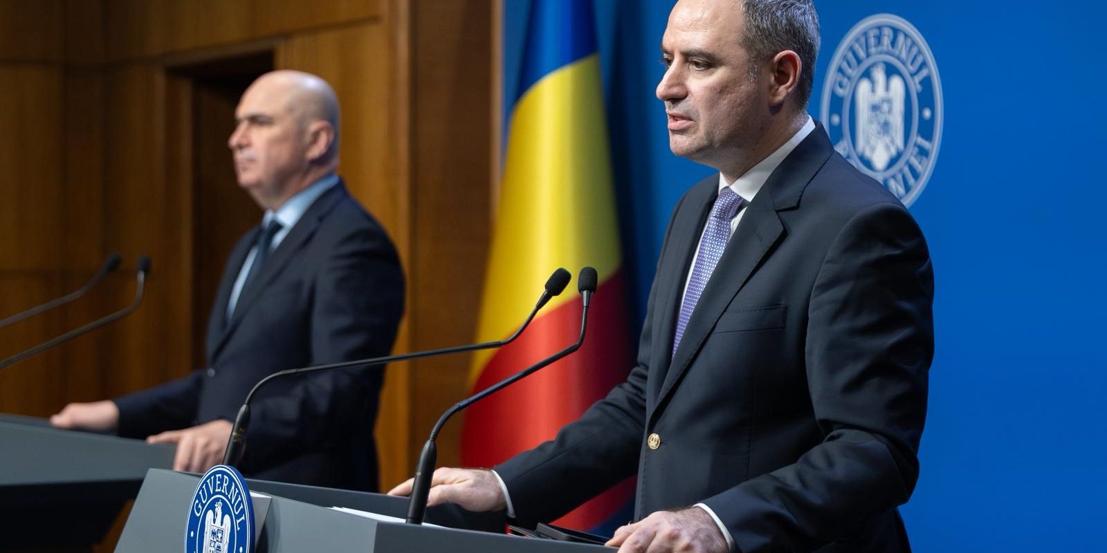 Bolojan trage linie: Ce datorii te bagă pe „lista rușinii” statului