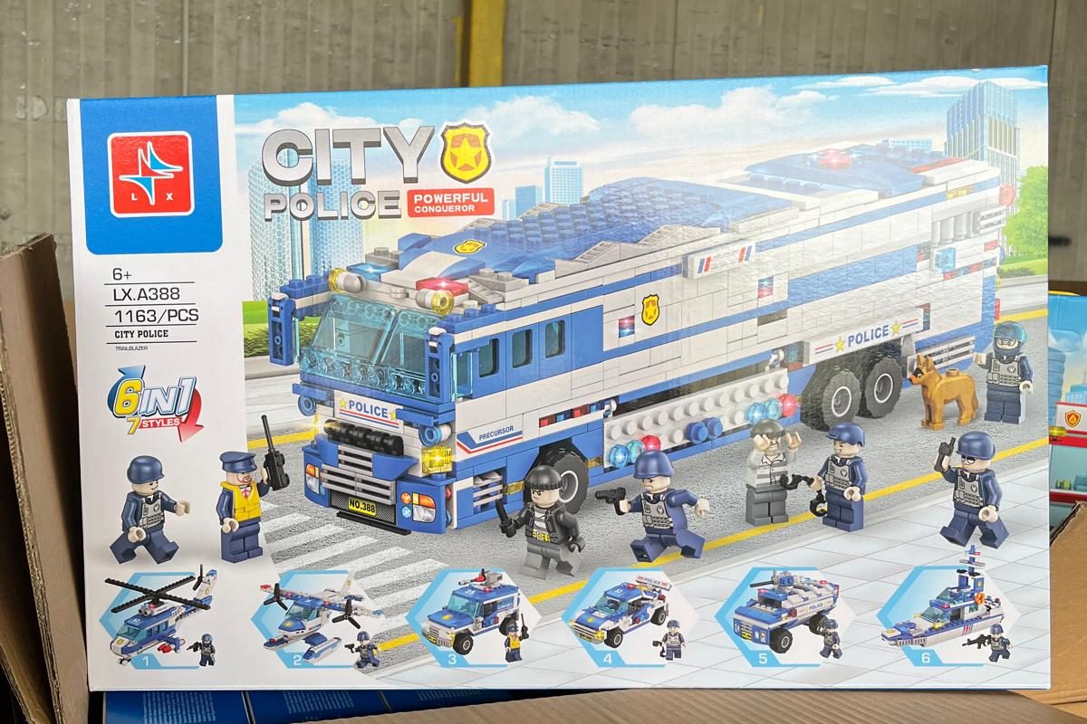 Inspectorii Vamali Confiscă Jucării de Construcție Contrafăcute în Valoare de Peste Un Milion de Lei Un transport impresionant de jucării de construcție, suspectate a fi contrafăcute, a fost reținut de inspectorii vamali din cadrul Biroului Vamal de Frontieră Constanța Sud