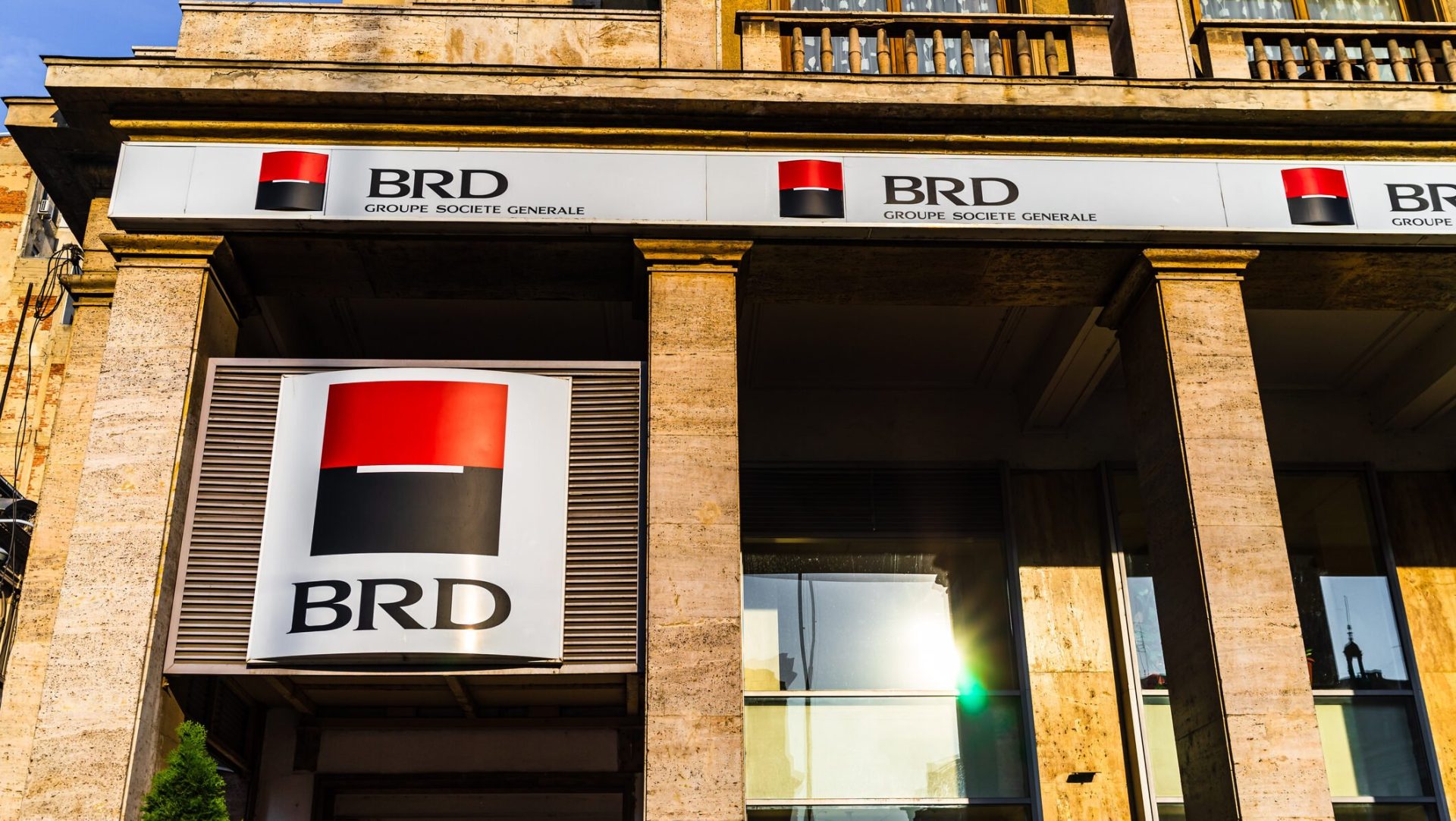 BRD introduce identificarea 100% digitală cu ajutorul cărții electronice de identitate BRD Groupe Société Générale face un pas important în digitalizarea serviciilor sale, permițând acum identificarea la distanță cu ajutorul noii Cărți Electronice de Identitate (CEI)