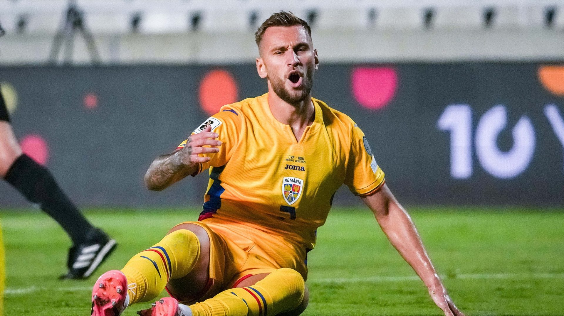 Denis Drăguș, salariu de un milion de euro la FCSB? Mihai Stoica face lumină București – Atacantul român Denis Drăguș ar putea încasa un salariu de un milion de euro la FCSB, dacă va ajunge să semneze cu echipa patronată de Gigi Becali