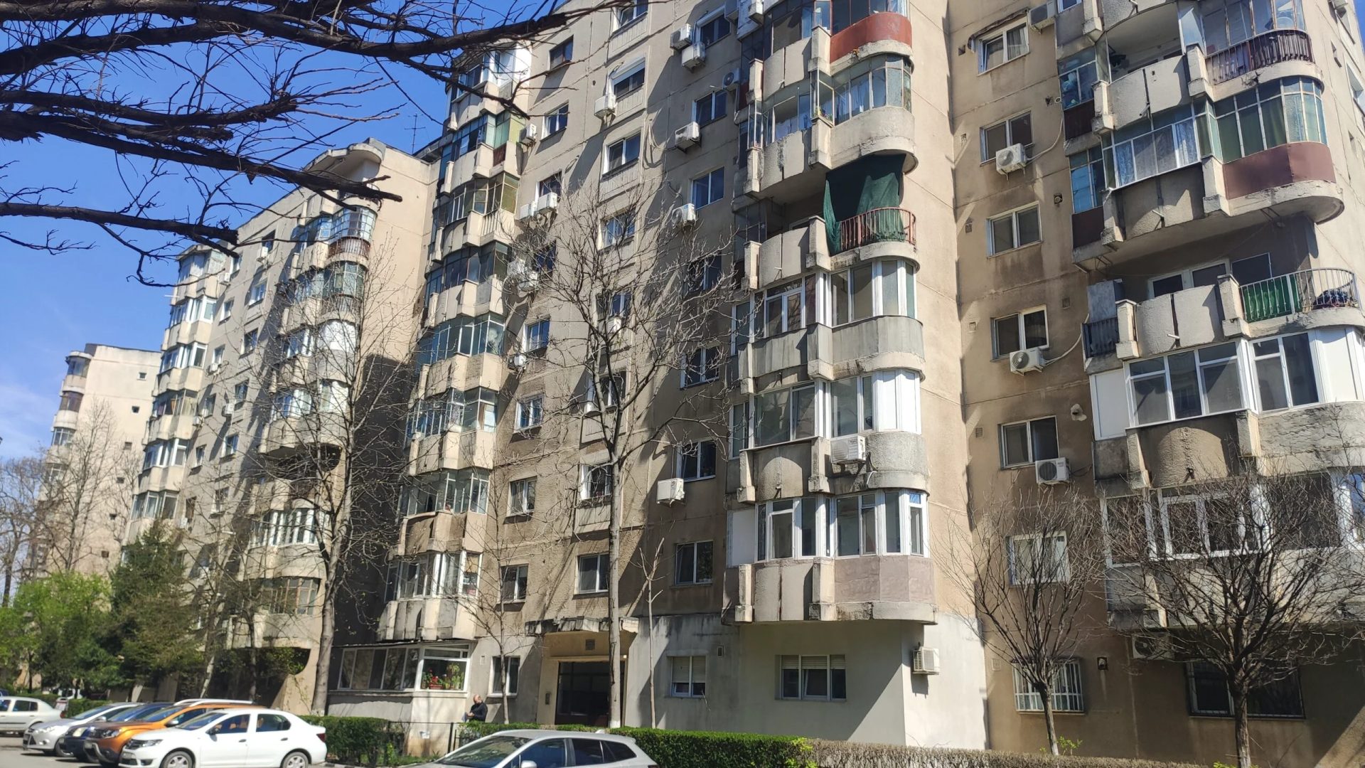 Blocuri: Proprietarii achită și pentru scara vecinilor. E legal