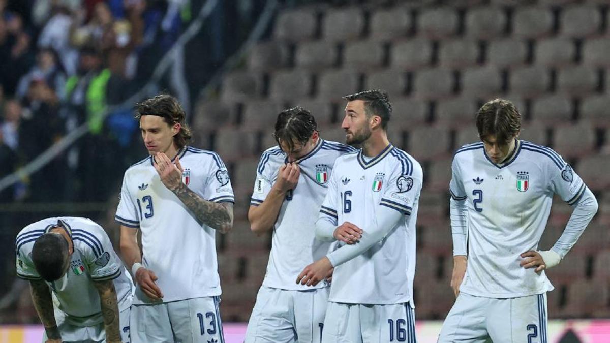 Italia, exclusă de la Cupa Mondială după un meci dramatic cu Bosnia Italia va rata a treia Cupă Mondială consecutivă, după ce a pierdut în fața Bosniei în finala play-off-ului, scor 1-1 (2-1 după loviturile de departajare)