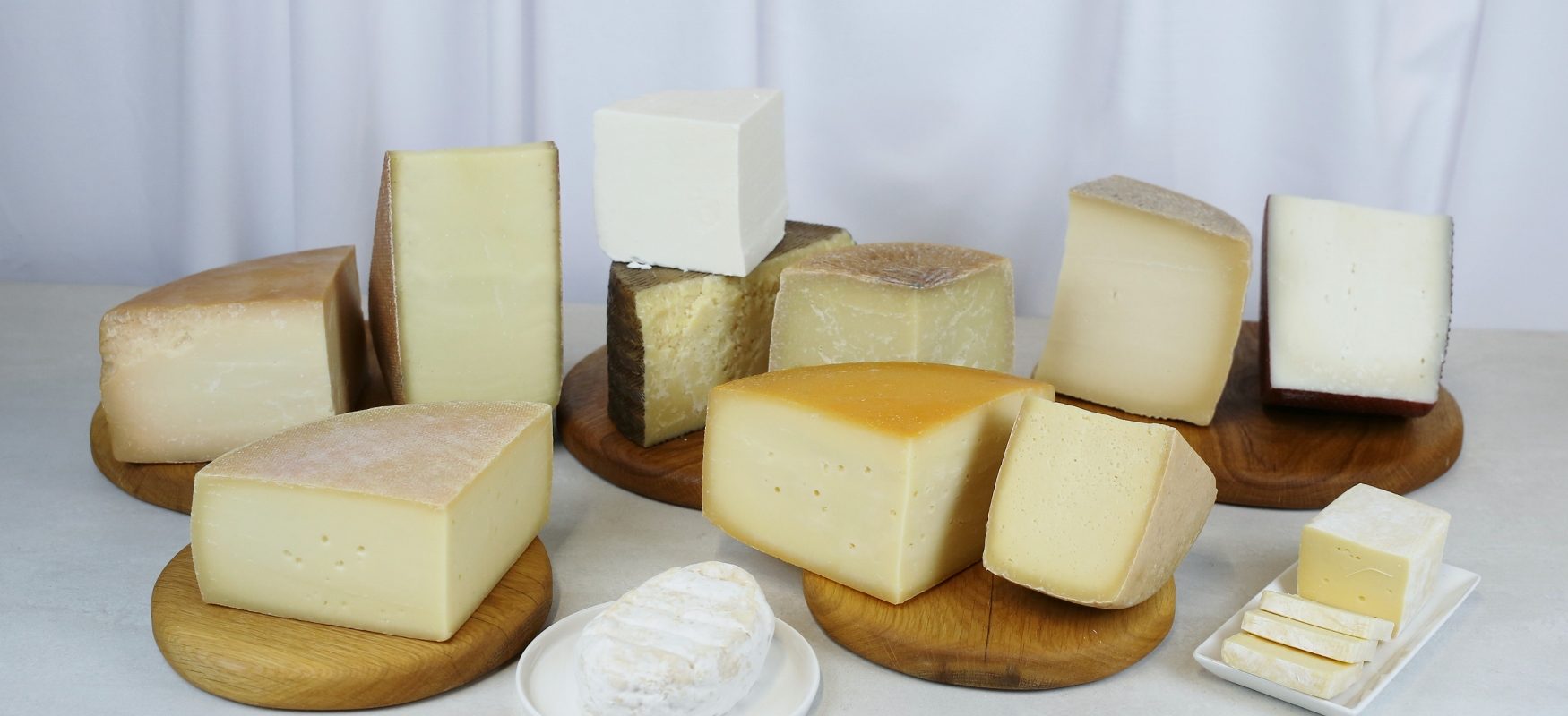 România dă startul primei selecții de brânzeturi maturate, de lux