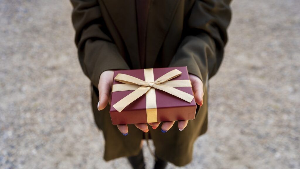 Cadouri de Paște: Ce NU da familiei! Scandal garantat și necazuri grele