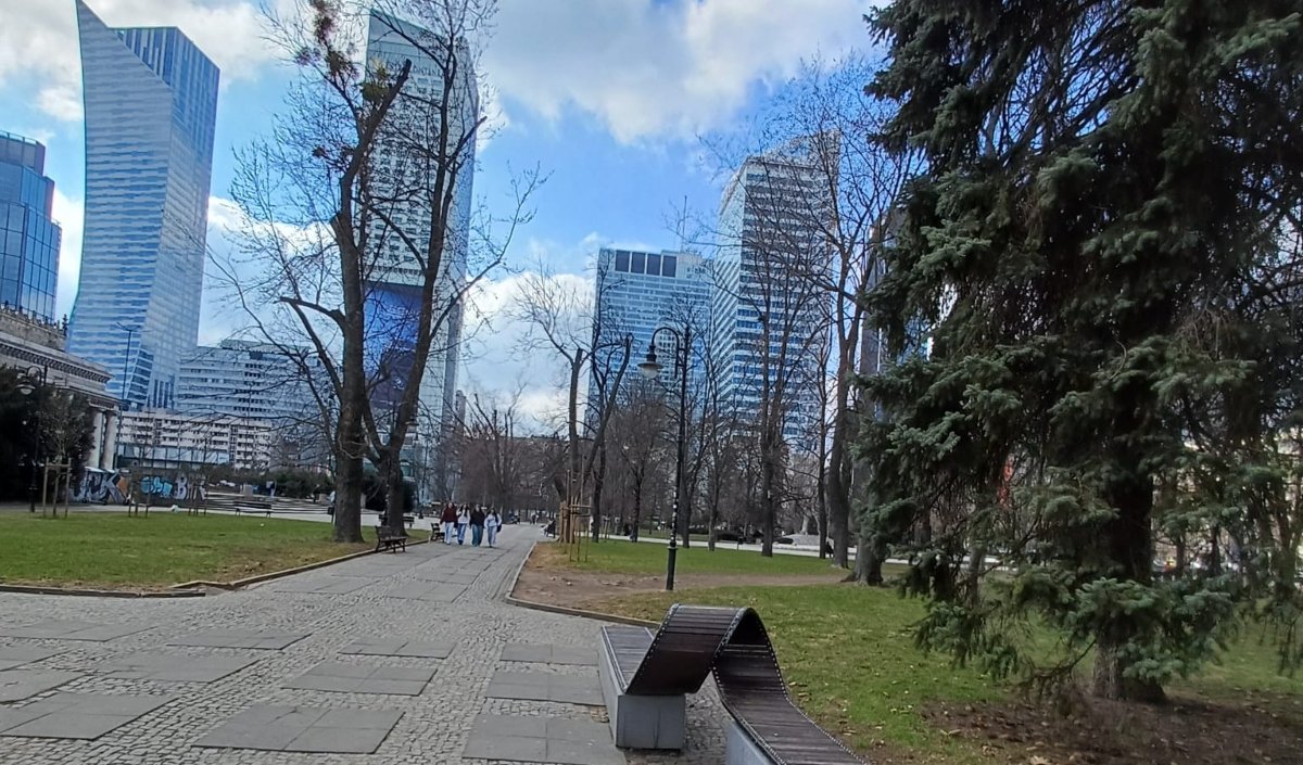 Varșovia, model pentru București: Trotuare libere și metri de piste de biciclete
