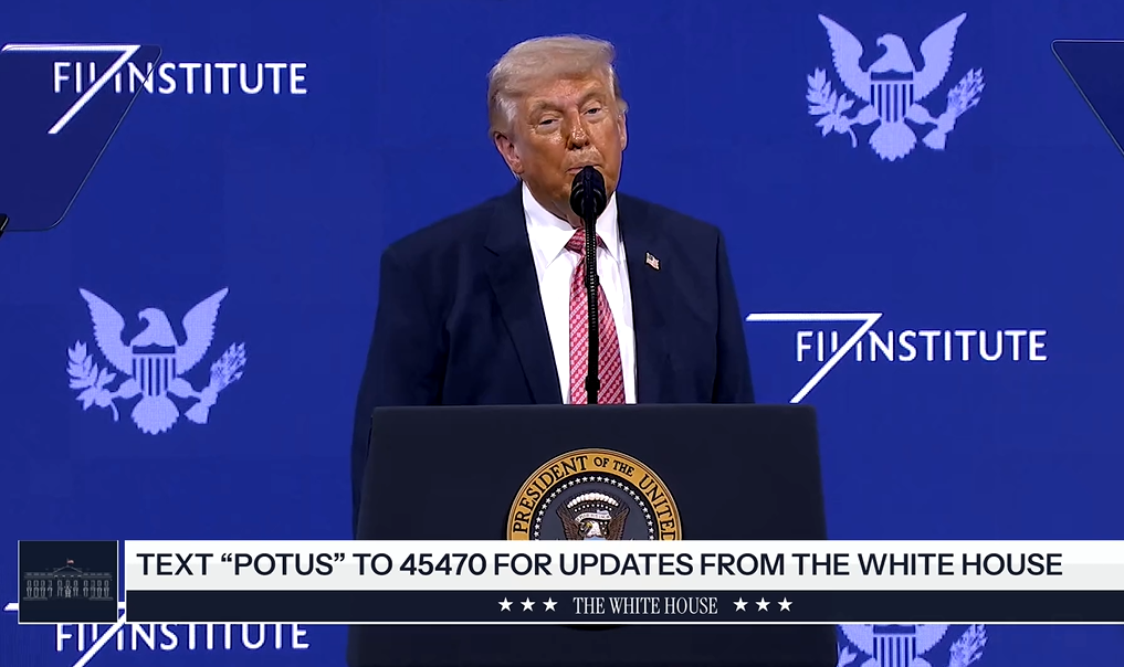 Trump blochează Strâmtoarea Hormuz, după negocierile cu Iranul