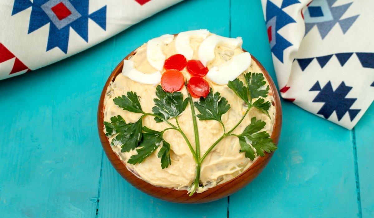 Cât rezistă salata boeuf la frigider? Când expiră riscul, atenție la sănătate