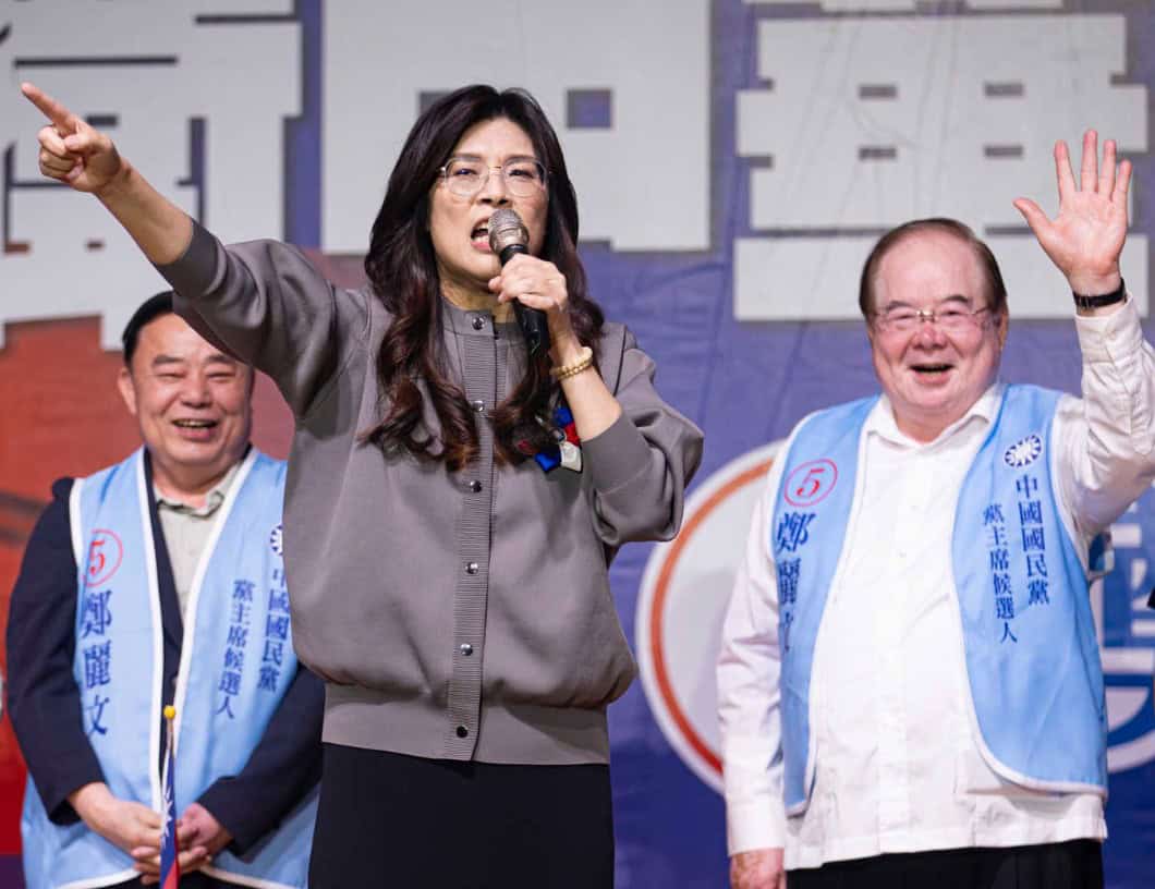 Șefa opoziției din Taiwan, Cheng Li-wun, a vizitat China, miercuri, angajându-se să urmeze modelul fondatorului partidului său, Sun Yat-sen, și să caute o apropiere cu Beijingul