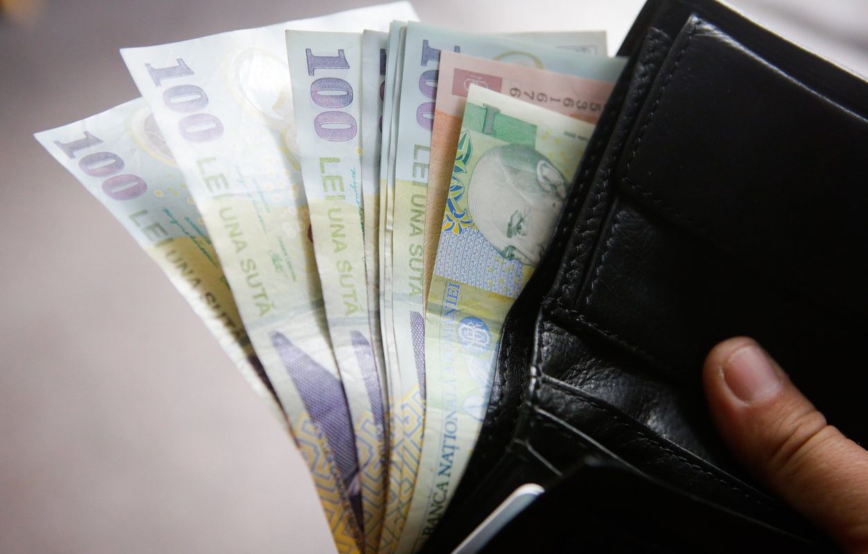 FMI taie din avansul economic al României: Prognoza, la 0,7% anul acesta