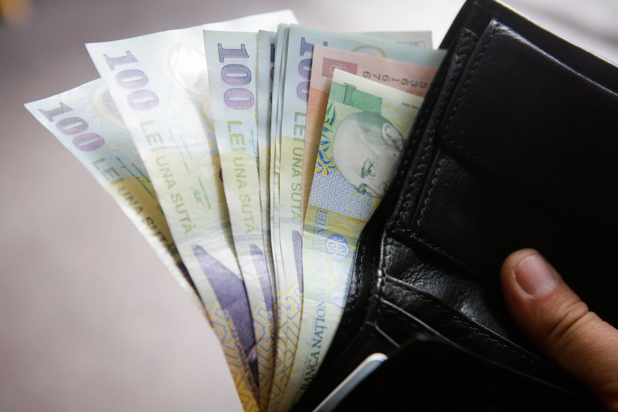 FMI taie din avansul economic al României: Prognoza, la 0,7% anul acesta