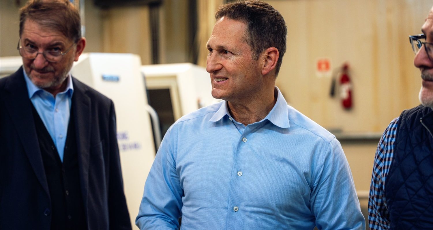 CEO Sig Sauer, Ron Cohen, la Cugir: Parteneriat cu uzina de armament?