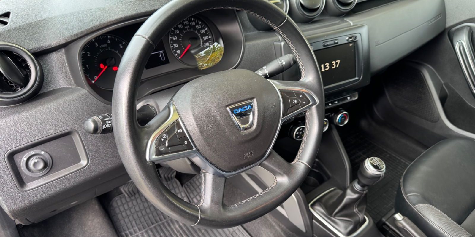 Problemele cu camera de marșarier la Dacia Duster pot fi adesea rezolvate fără a apela imediat la un service auto, sugerează specialiștii