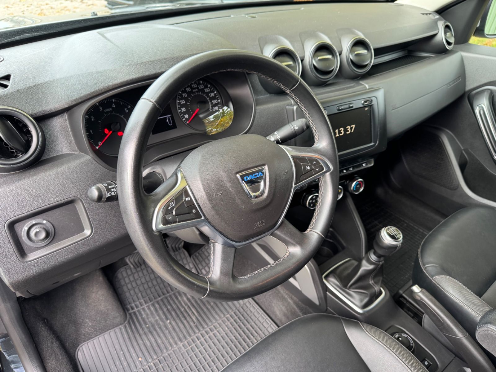 Problemele cu camera de marșarier la Dacia Duster pot fi adesea rezolvate fără a apela imediat la un service auto, sugerează specialiștii