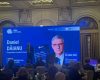 Dăianu, despre criza petrolului și evaziunea fiscală: „Evaziunea e un blestem pentru România” București – Președintele Consiliului Fiscal, Daniel Dăianu, a tras un semnal de alarmă în legătură cu criza economică mondială, îndemnând antreprenorii IMM-uri să facă tot posibilul pentru a supraviețui, dar „în mod onest”