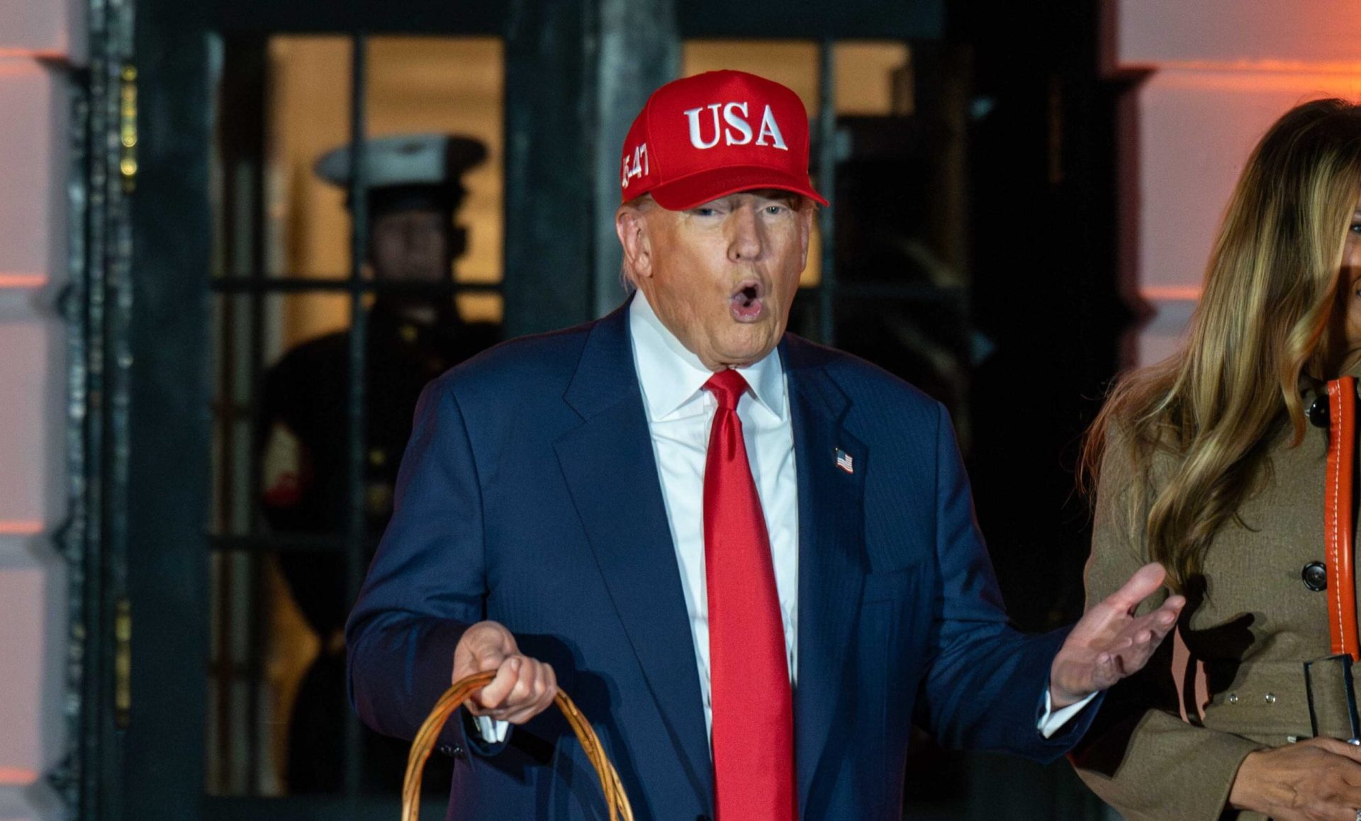 Trump, REACȚIE SCURTĂ și evazivă la întrebările despre alegerile din Ungaria