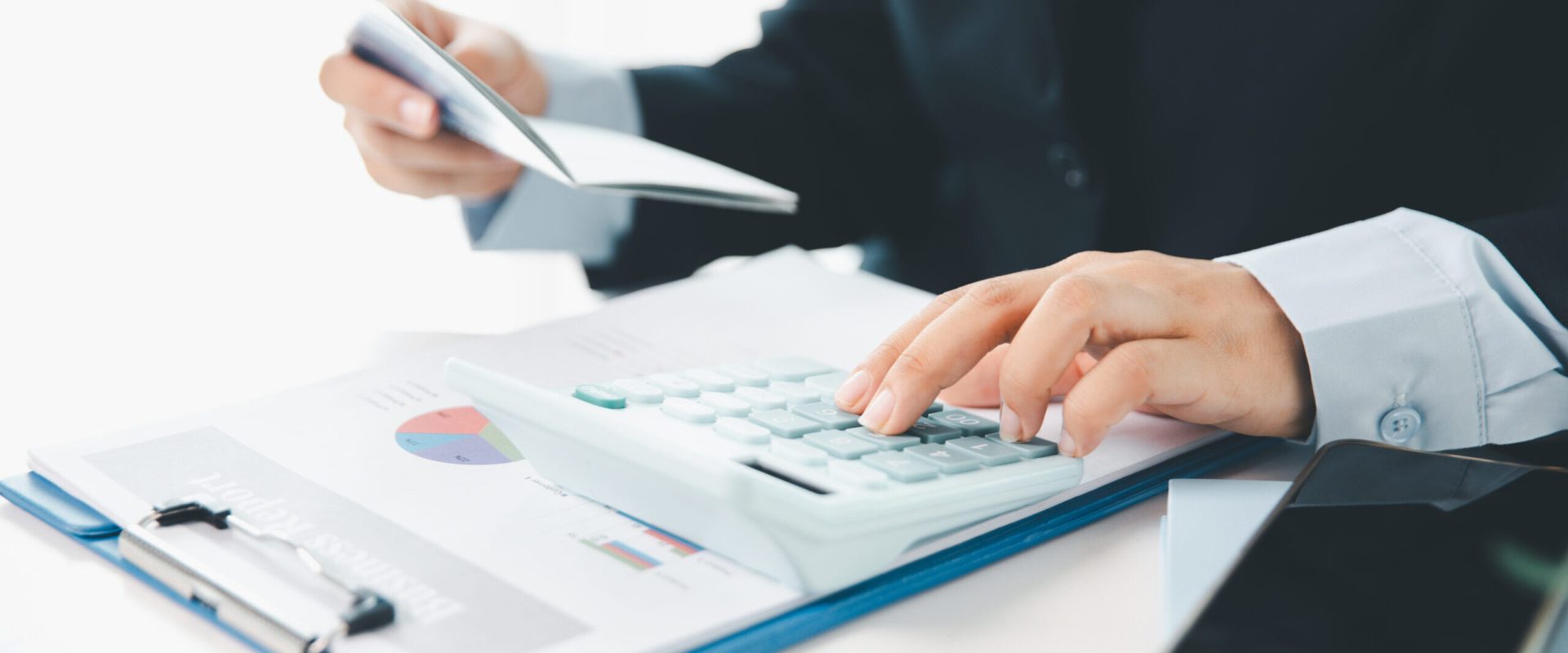 România, pe marginea recesiunii: Creștere economică de 0,7% și semnal de alarmă pentru 2025