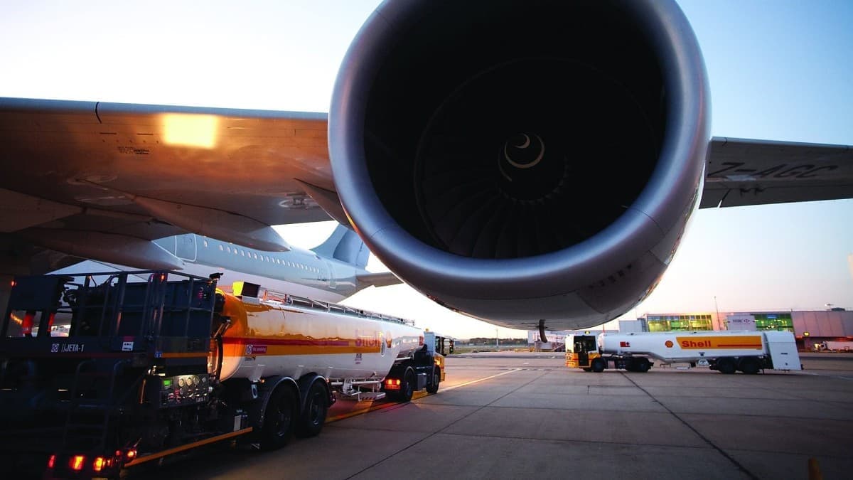 Eșec iminent: Criză de combustibil pentru avioane lovește Europa în curând!