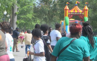 Cum A construit o mamă o comunitate pentru familiile cu autism