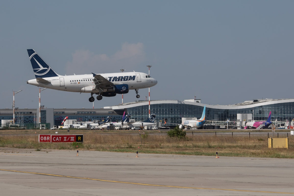 Tarom, pe muchie de cuțit: Criza kerosenului, anulări și viitor incert