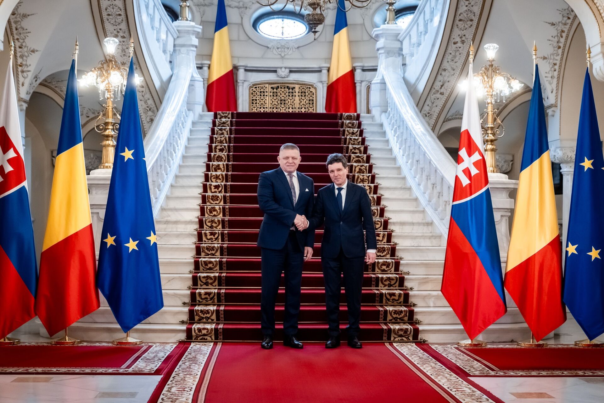 Premierul Slovaciei, Robert Fico, a discutat cu președintele României, Nicușor Dan, și cu premierul Ilie Bolojan despre posibilități de cooperare în sectorul energetic