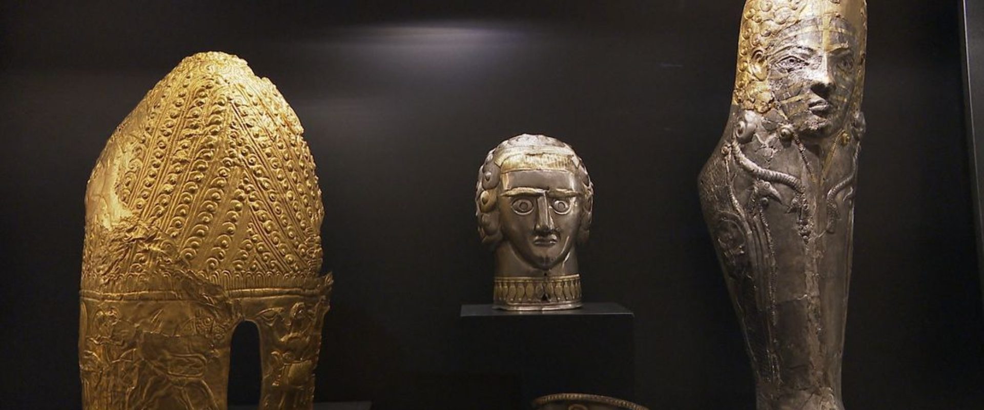 Ancheta: Hoții din Drents ar fi vrut și coiful Cucuteni-Băiceni