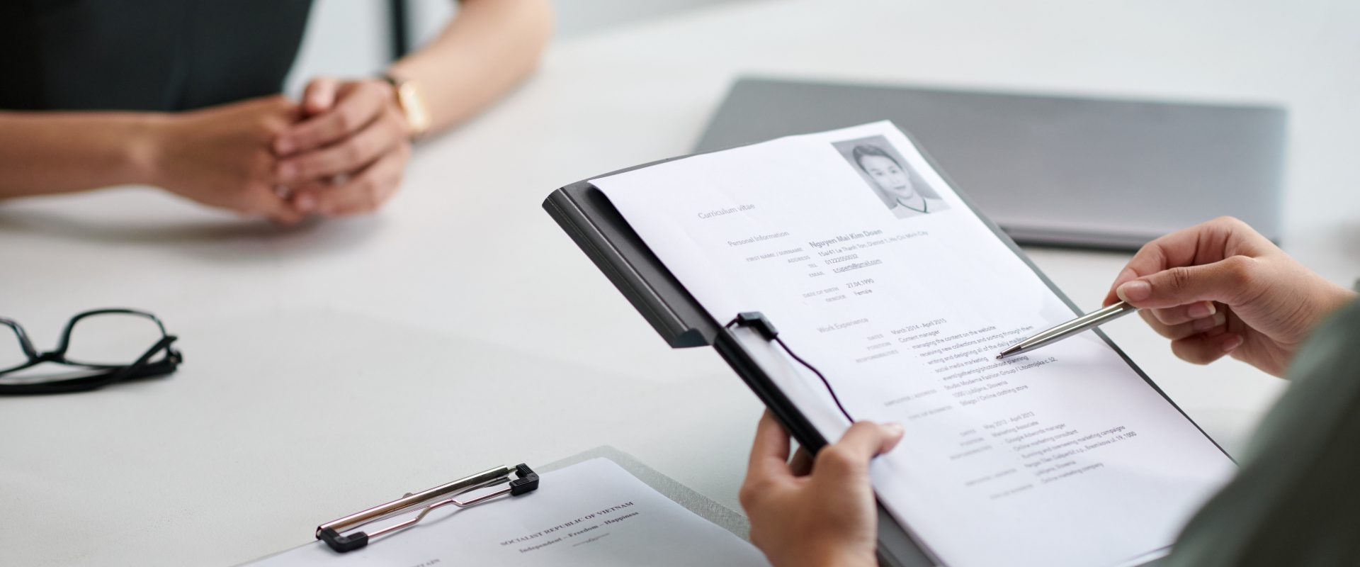 Creștere spectaculoasă: Tinerii caută JOBURI! Aplicări în creștere cu 24%