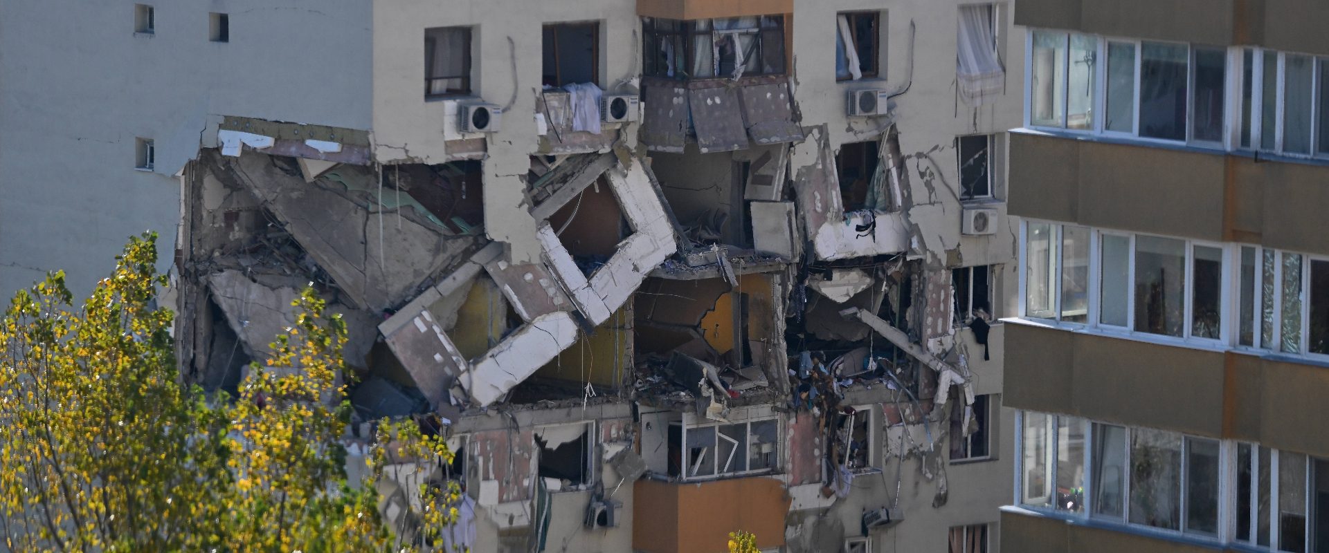 Locatarii, la șase luni de la explozie: Vrem bunurile înapoi