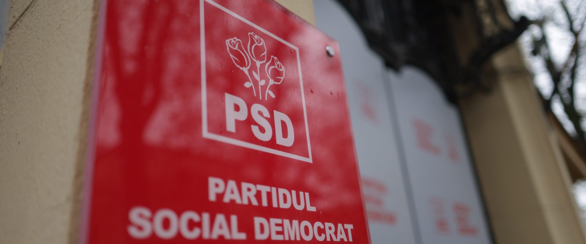PSD dă în judecată glumele online: CNCD și Parchetul, sesizate!