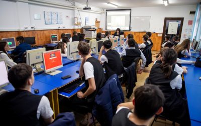 ȘCOLILE din Los Angeles, REVOLUȚIE: Timp LIMITAT la tablete pentru elevi