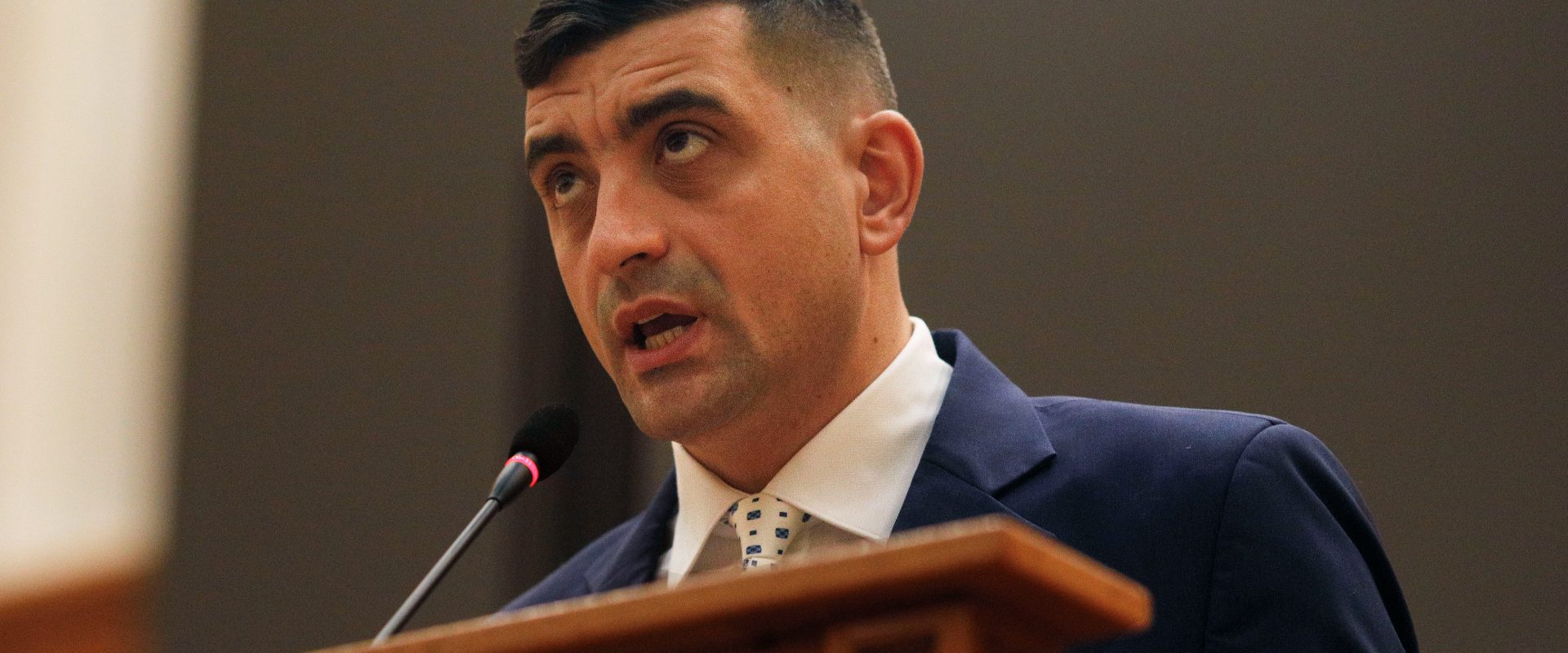 Simion pune condiții: AUR cere votarea a trei legi în Parlament pentru negocieri