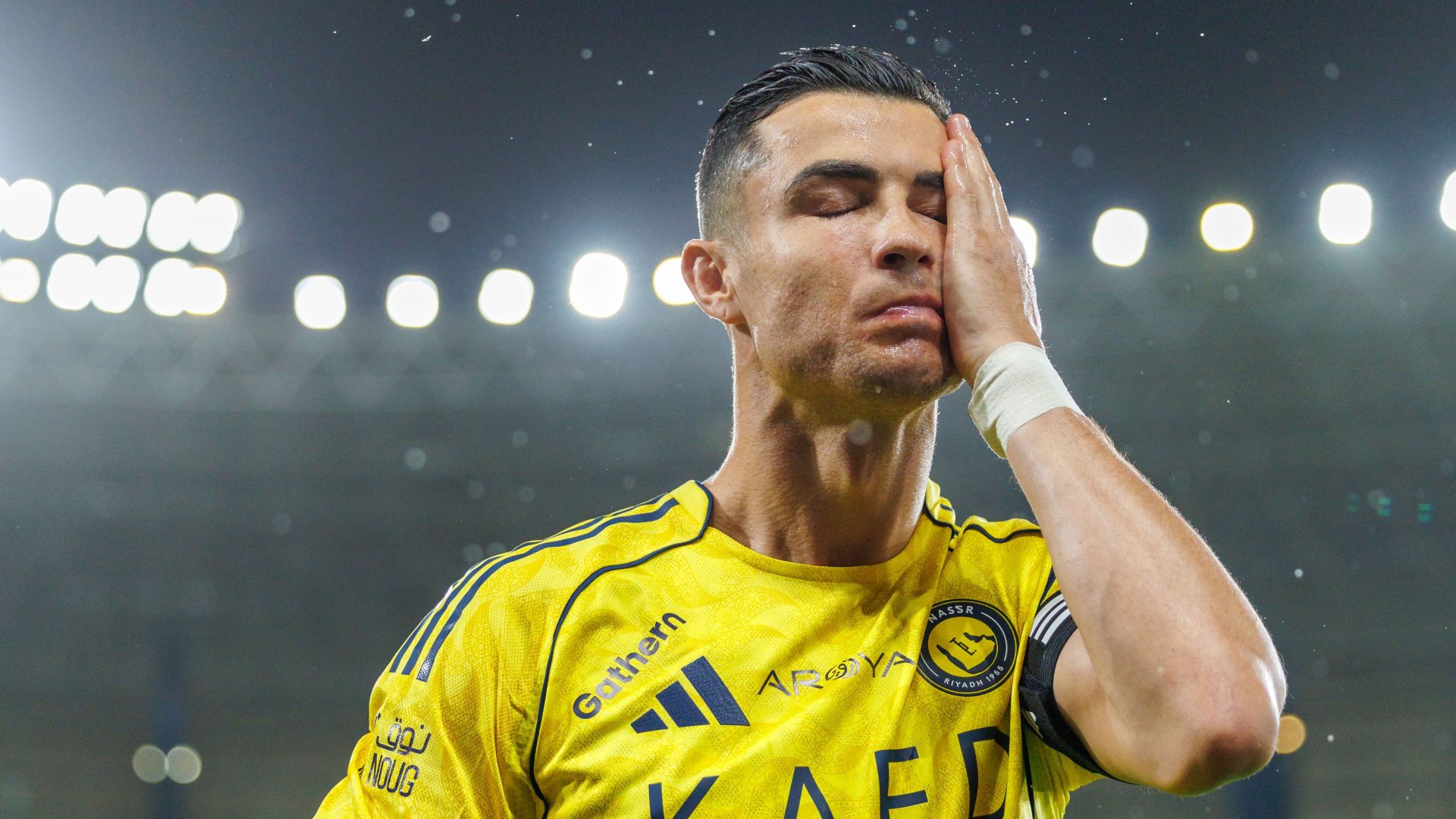 CRISTIANO Ronaldo, UN NOU RECORD PENTRU STARUL PORTUGHEZ ÎN ARABIA SAUDITĂ Faimosul atacant portughez, CRISTIANO Ronaldo, căpitanul echipei Al-Nassr, a atins o bornă importantă în cariera sa fotbalistică