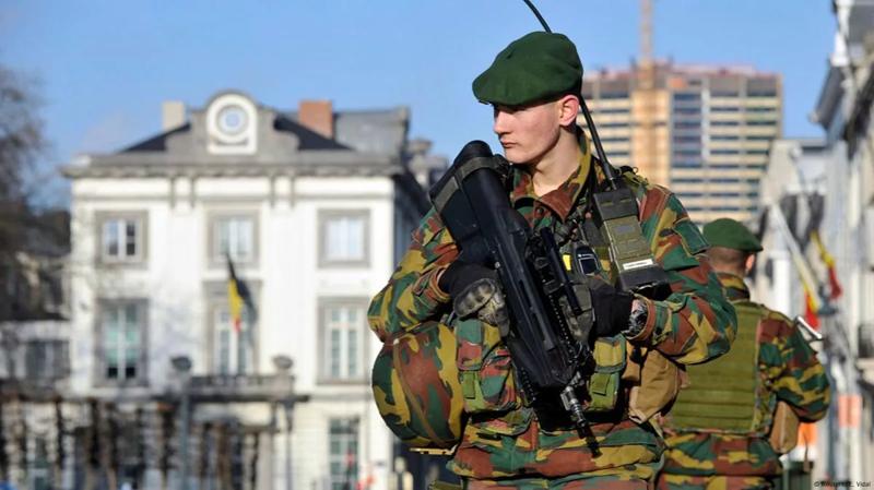 Mii de tineri BELGIENI se înrolează: Ce-i atrage în armată înainte de 18 ani