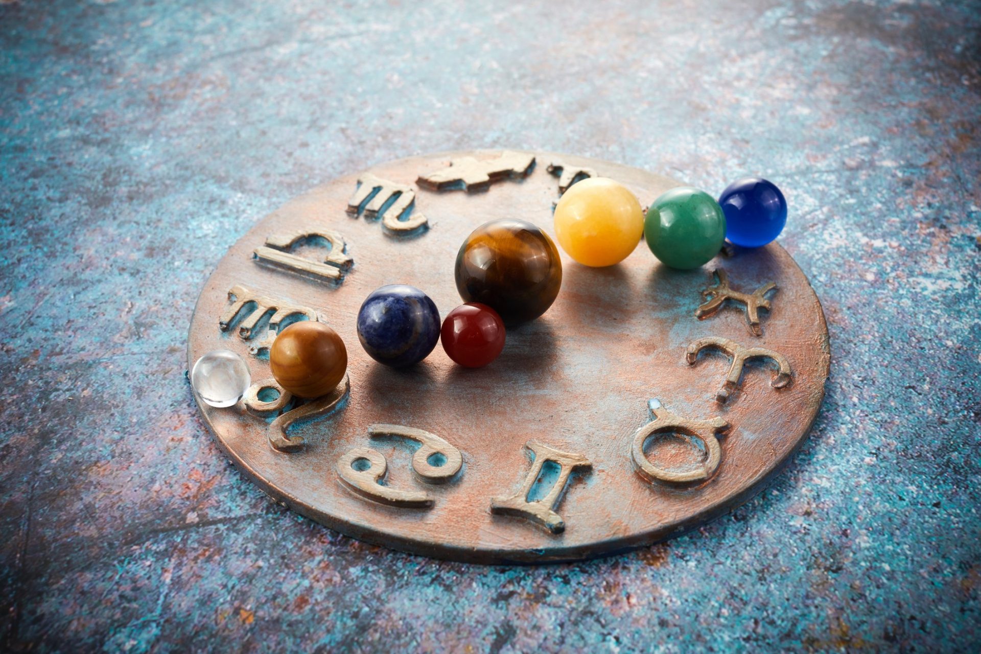 Astrologii avertizează: Zodia care pierde bani. Atenție la „prieteni”!