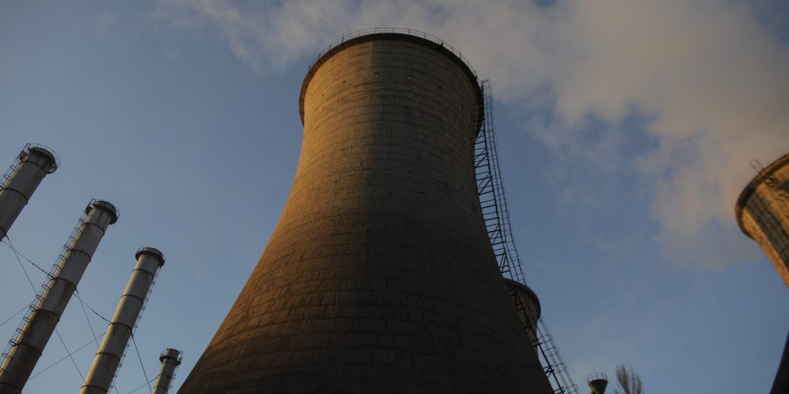 Termificare în București: Peste 1.500 de blocuri, fără apă caldă, după oprirea căldurii