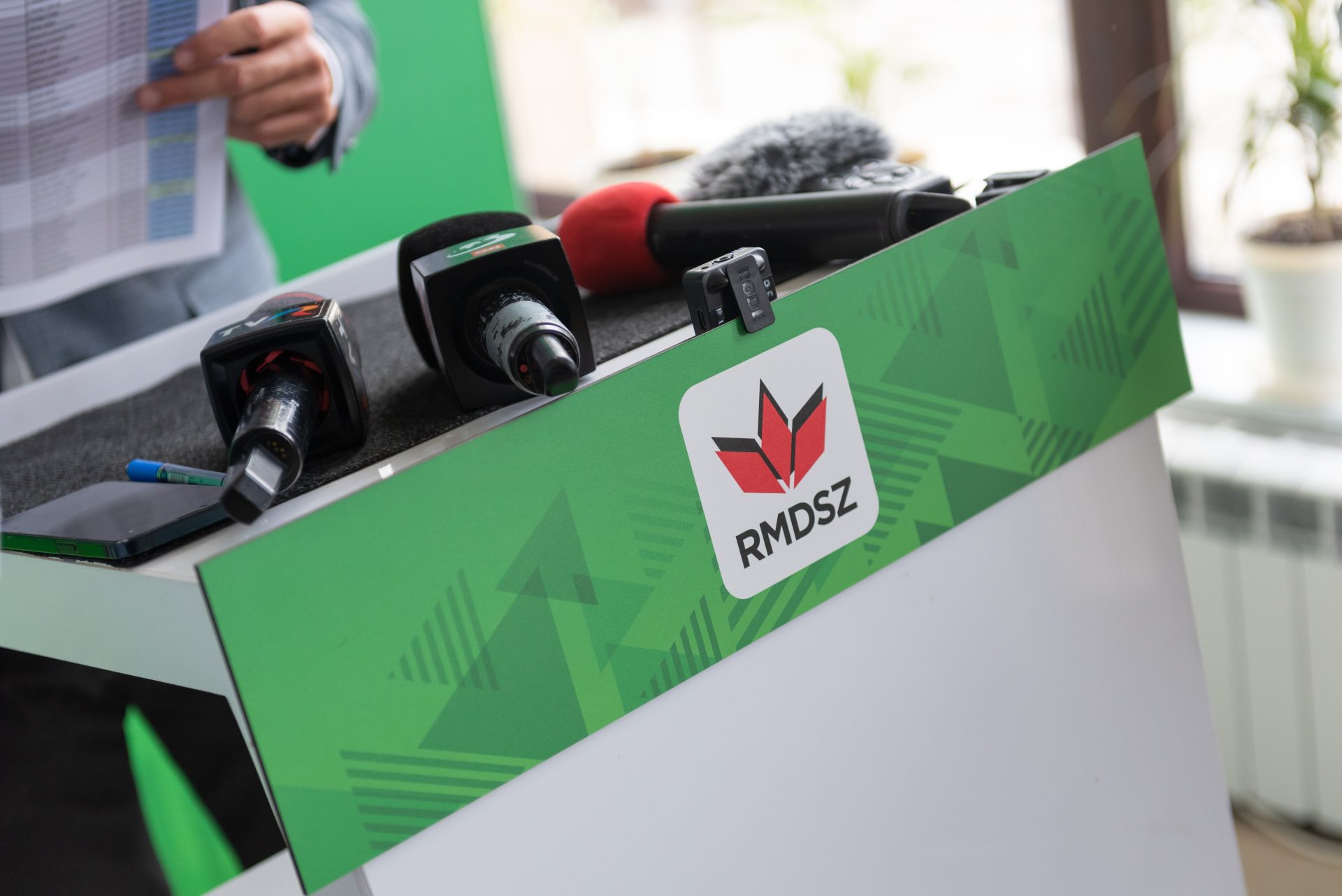 Decizie UNANIMĂ în UDMR: Guvernarea Bolojan, pe masă. Kelemen, la Budapesta cu Magyar