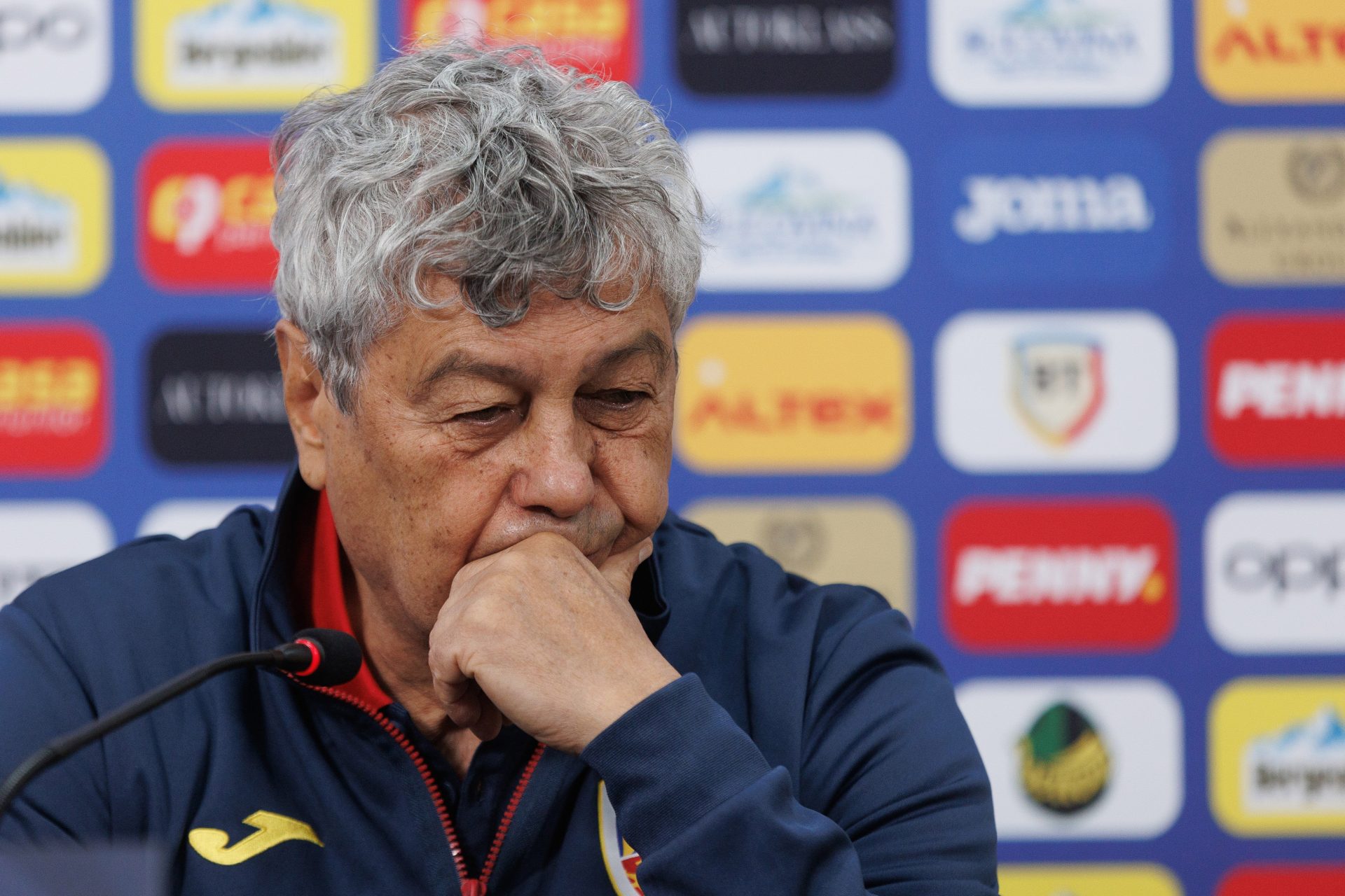 Fostul selecționer al naționalei de fotbal, MIRCEA LULESCU, se află internat la Spitalul Universitar din București, după ce a suferit vineri dimineață un infarct miocardic acut