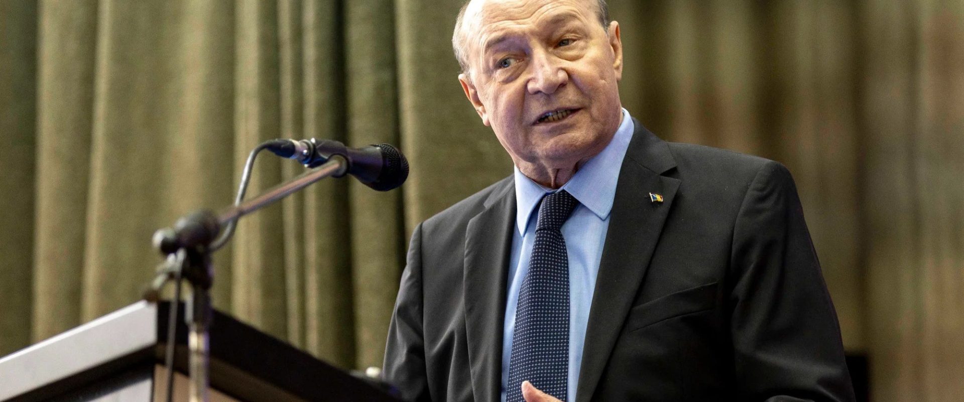 Băsescu trage semnalul de alarmă: „Carburanții trebuie raționalizați”