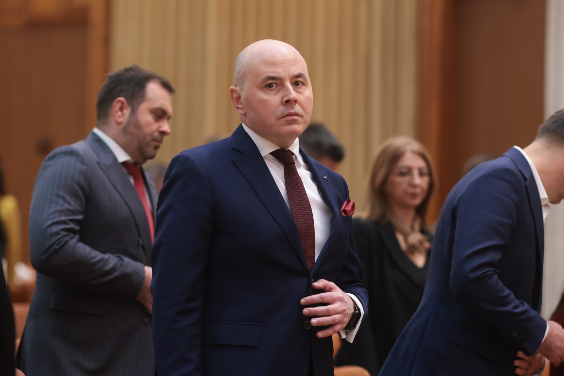 Lider PNL apără Guvernul pe listări la bursă și atacă dur PSD