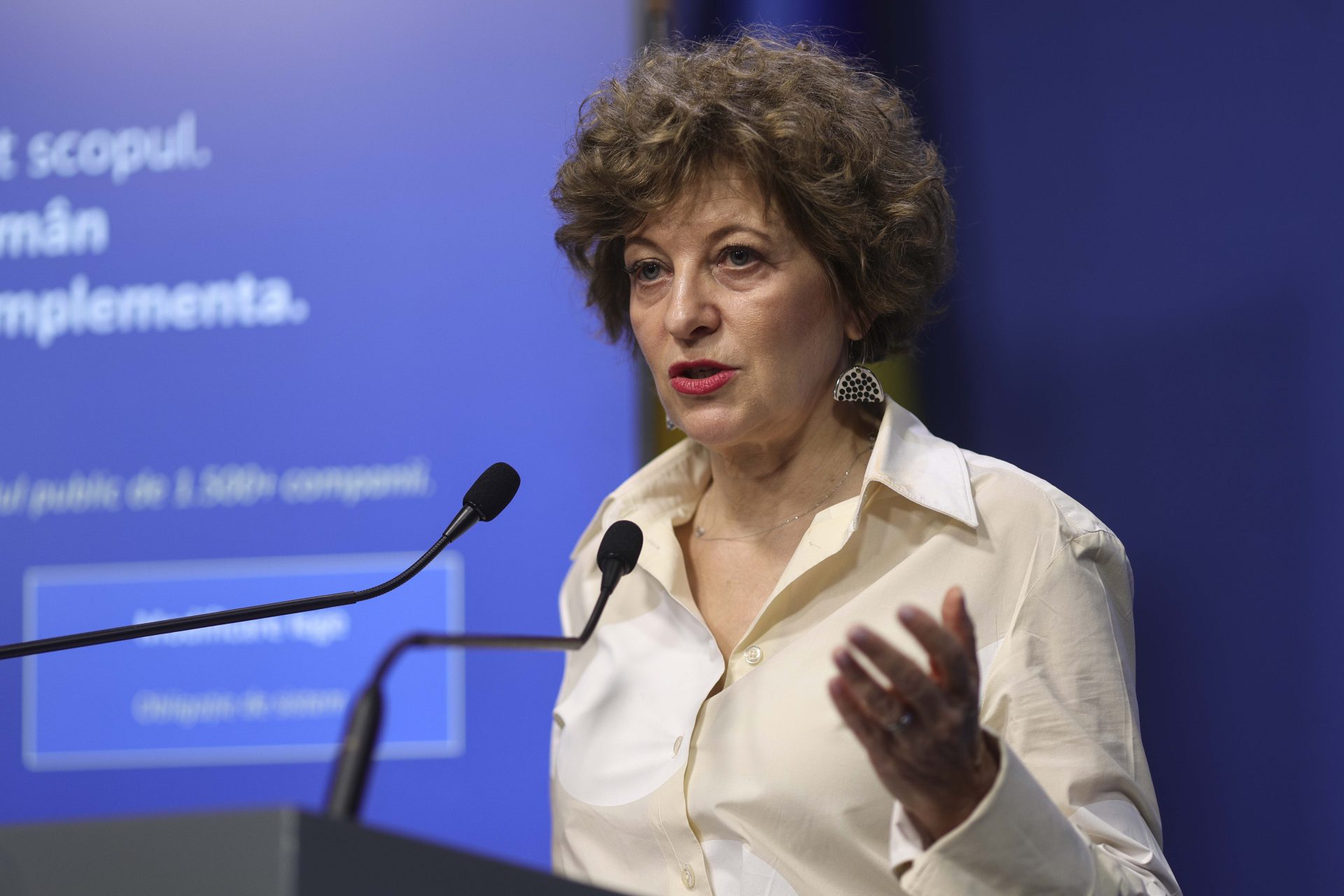 Guvernul vrea listarea companiilor de stat la Bursă, anunță Oana Gheorghiu