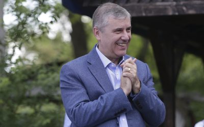 Cetățenii, sărăciți de criză, plătesc mașinile de lux ale SPP