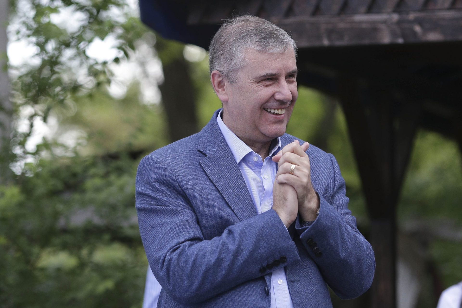 Cetățenii, sărăciți de criză, plătesc mașinile de lux ale SPP
