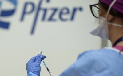 Vaccinații Pfizer, incapabili să muncească: 1.200 euro/lună până la pensie