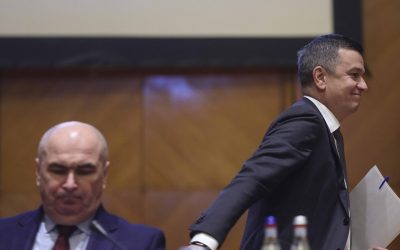 Șoferul cu telefonul: România condusă după laude, fără nicio țintă clară!