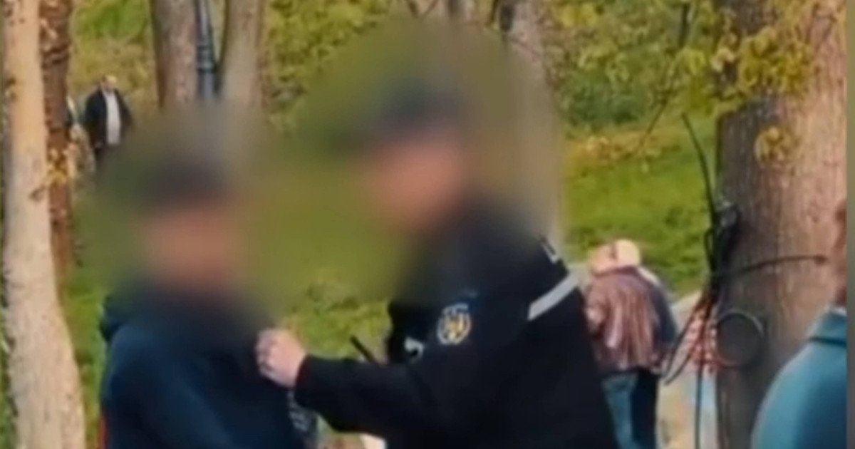 Polițist Local din Craiova, acuzat de brutalitate în parc, cercetat disciplinar