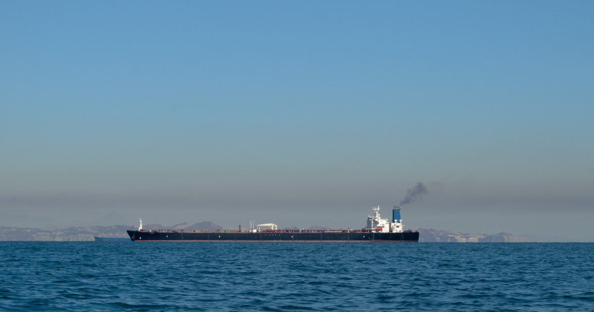 Trump, la „poarta petrolului”: Iranul relaxează accesul în Ormuz