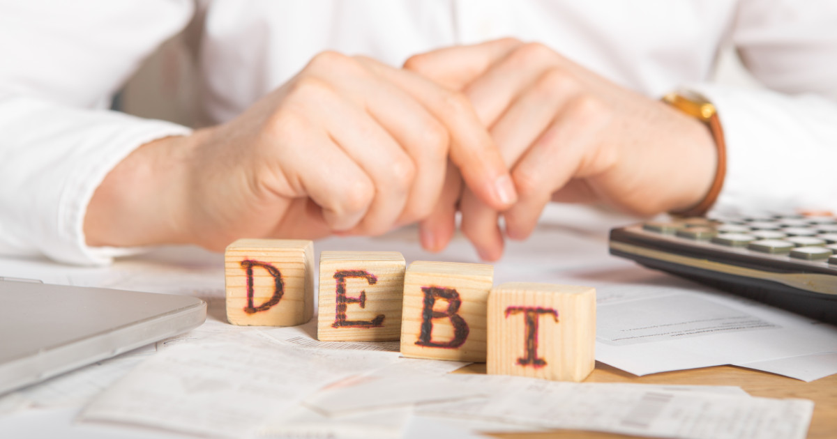 Guvernul simplifică recuperarea datoriilor de la firmele în insolvență