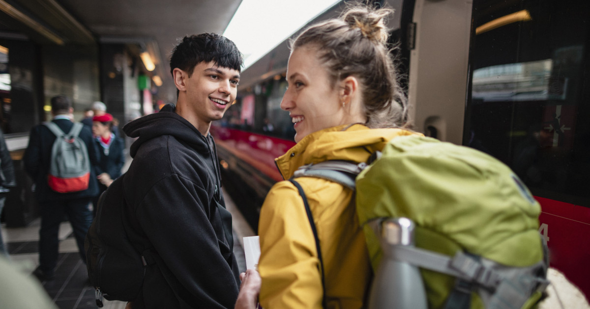 Tineri de 18 ani, călătorii GRATUITE în Europa: Ce trebuie să știe românii