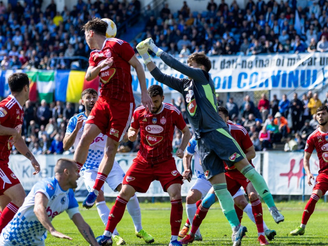 Echipa de fotbal Sepsi OSK a învins pe terenul celor de la Corvinul Hunedoara cu scorul de 1-0, în cadrul unui meci amical disputat joi