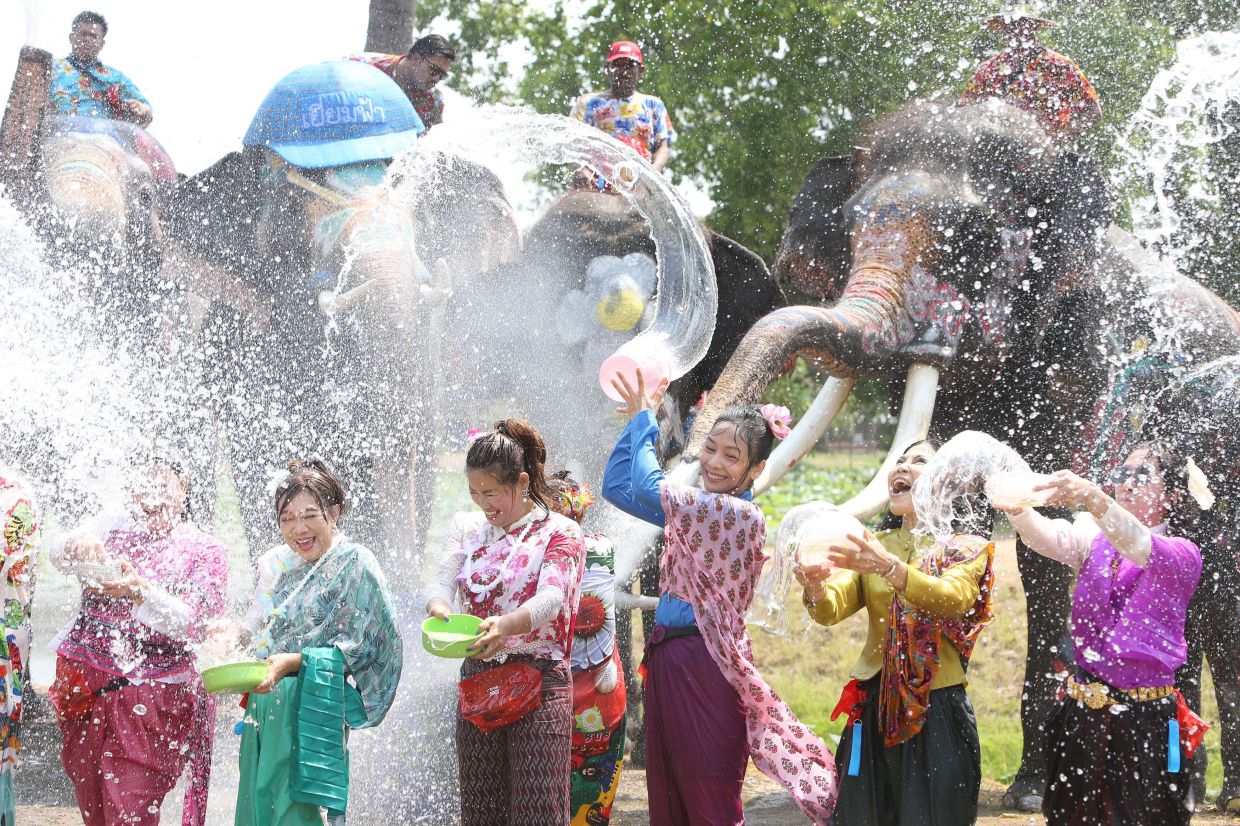 Laos: Anul Nou, sărbătoare cu tradiții și culori vibrante